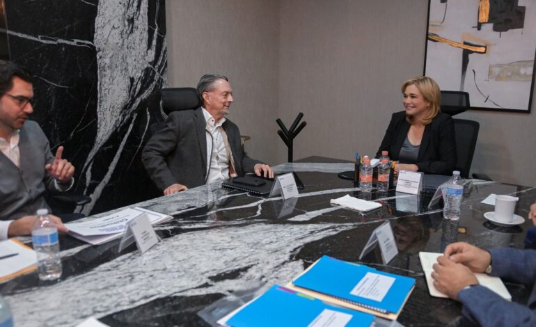  Maru Campos analiza con empresarios proyectos de desarrollo industrial