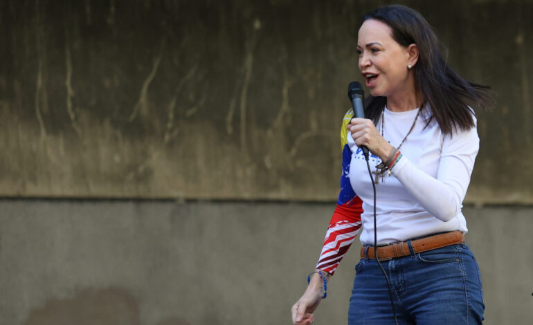  María Corina Machado pide a funcionarios que “bajen las armas” y acompañen “la libertad de Venezuela”