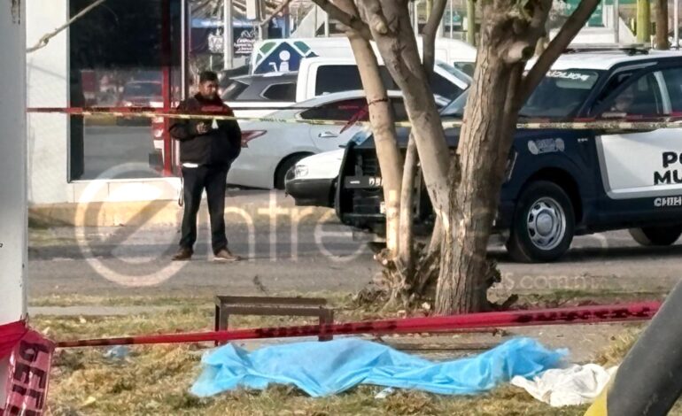  Fallece indigente cerca de la Comandancia Norte; desde ayer fue observado en el lugar