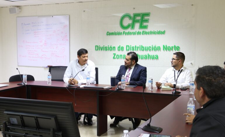  Constructores se reúnen con Superintendente de la CFE