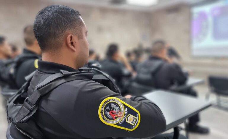  Policías municipales se capacitan continuamente para brindar más seguridad a familias