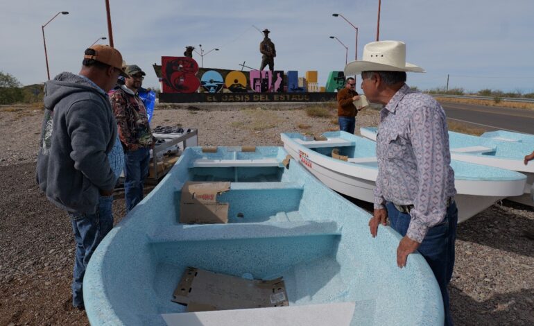  Arturo Zubía entrega embarcaciones y apoyos a pescadores en La Boquilla y Valle de Zaragoza