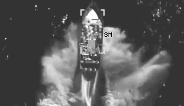  EU realiza otro ataque letal contra presunta narcolancha en el Pacífico Oriental; hay 4 muertos