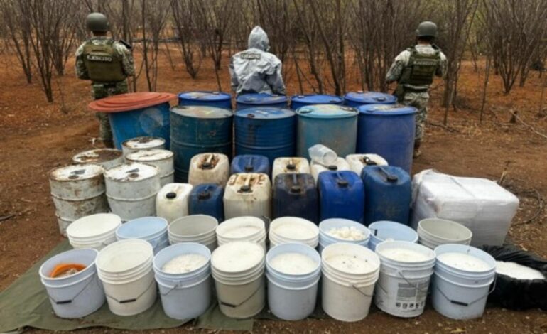  Inhabilitan laboratorio clandestino en Mocorito, Sinaloa; aseguran 170 kilos de metanfetamina