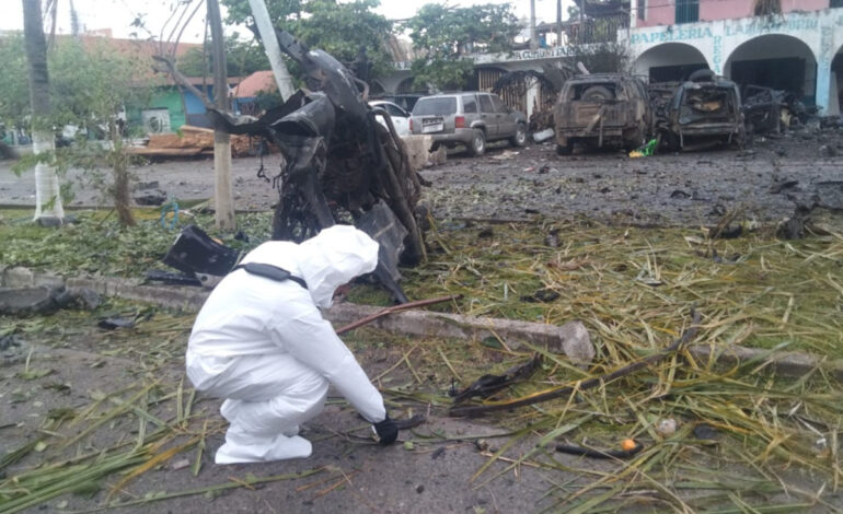  Suman seis los muertos por explosión de auto en Coahuayana; Michoacán; vehículo ingresó desde Colima