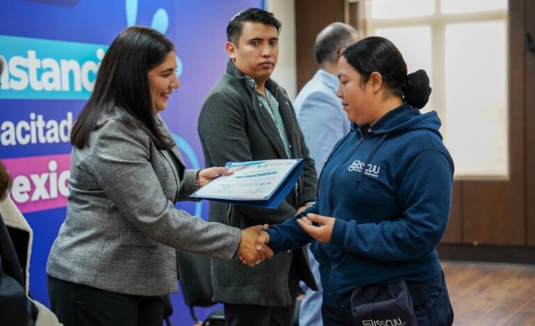  Capacitan a policías y servidores públicos en Lengua de Señas Mexicana