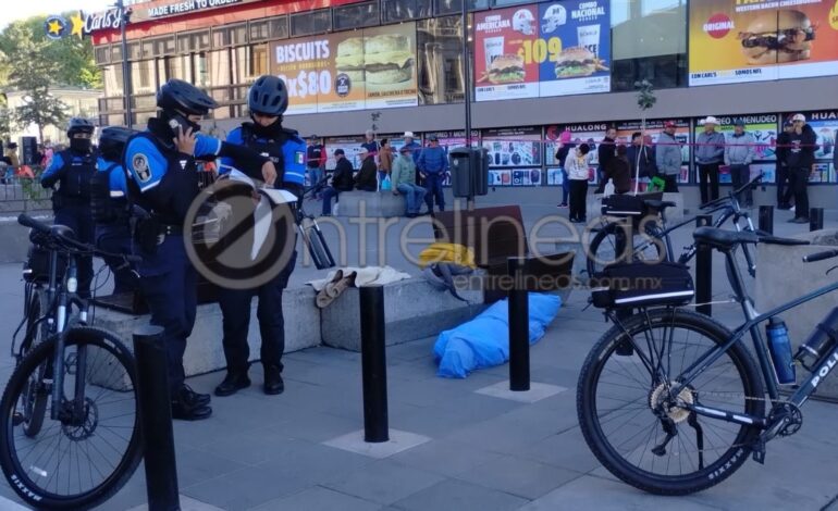  Muere adulto mayor en plena plaza del centro