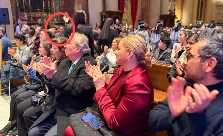  Acompañó Gil Loya a Maru Campos en viaje al Vaticano