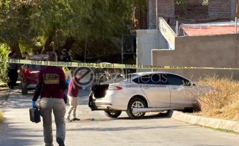  Abandonan e incendian vehículo usado durante homicidio en colonia Santa Rosa