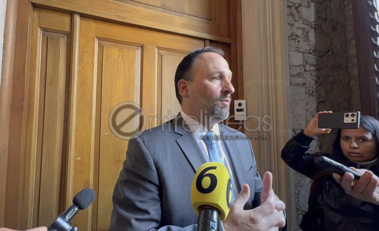  Precandidatos de Morena tienen 4 años en campaña, gracioso que amenacen a otros aspirantes