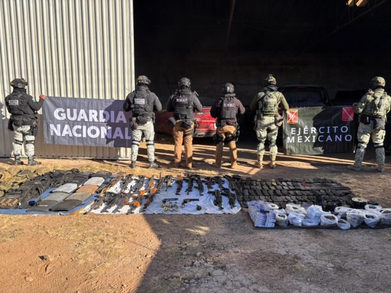 Inhabilitan SSPE y Ejército casa de seguridad en Namiquipa; aseguran arsenal, vehículos blindados y equipo táctico