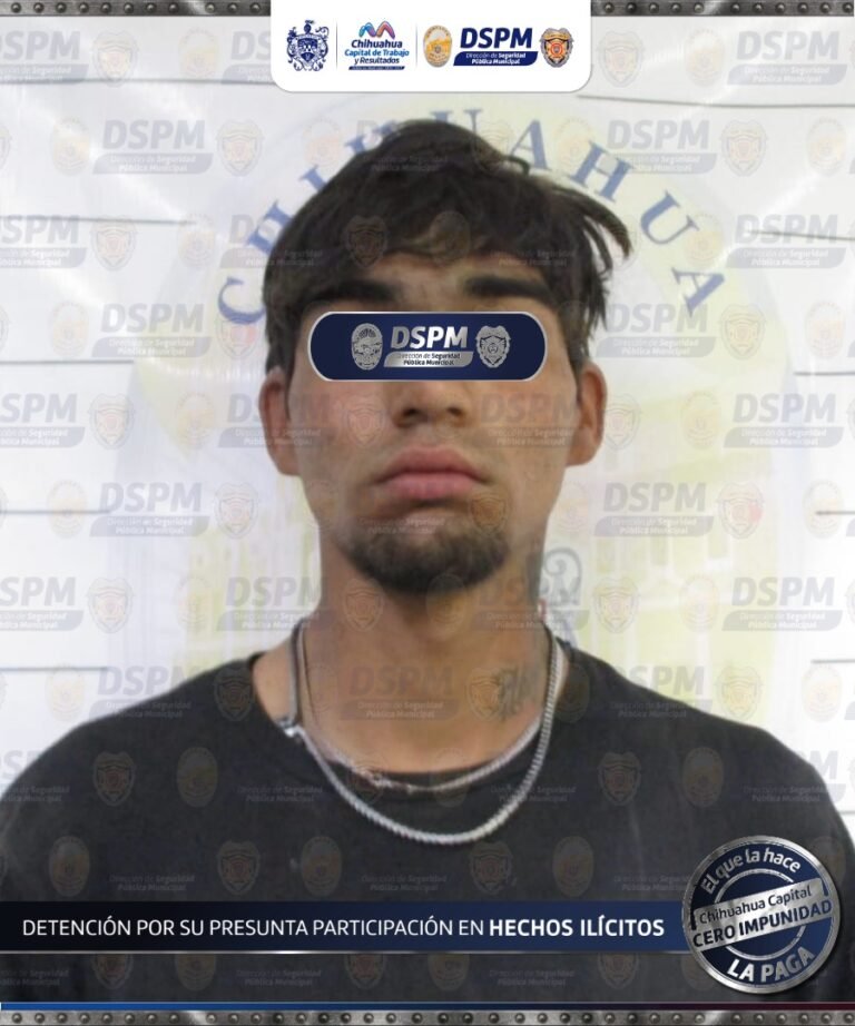 Recuperan policías municipales pick up robada y detienen al conductor