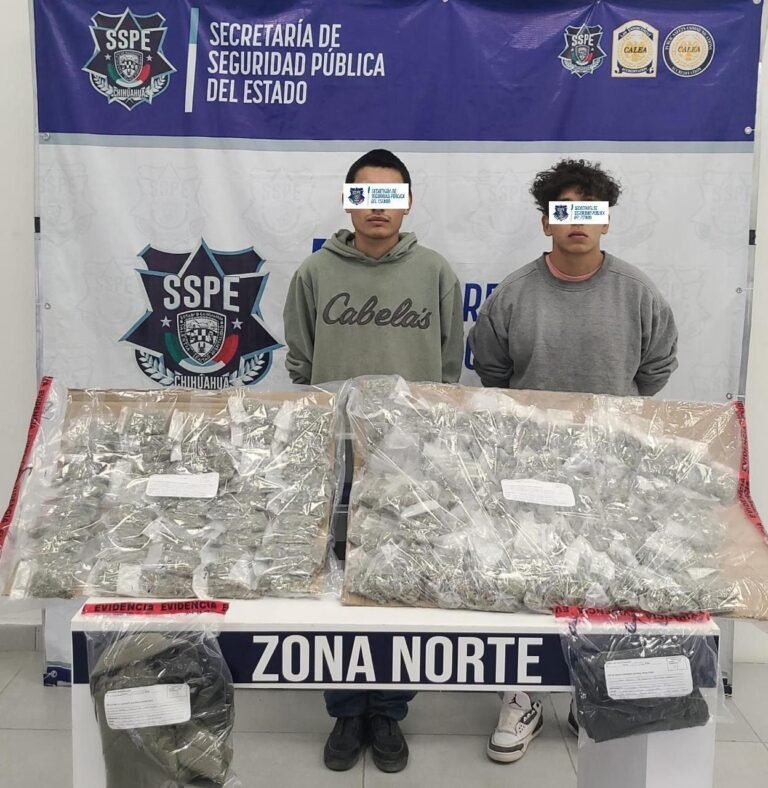 Detienen a 2 sujetos en Juárez con 210 porciones de marihuana