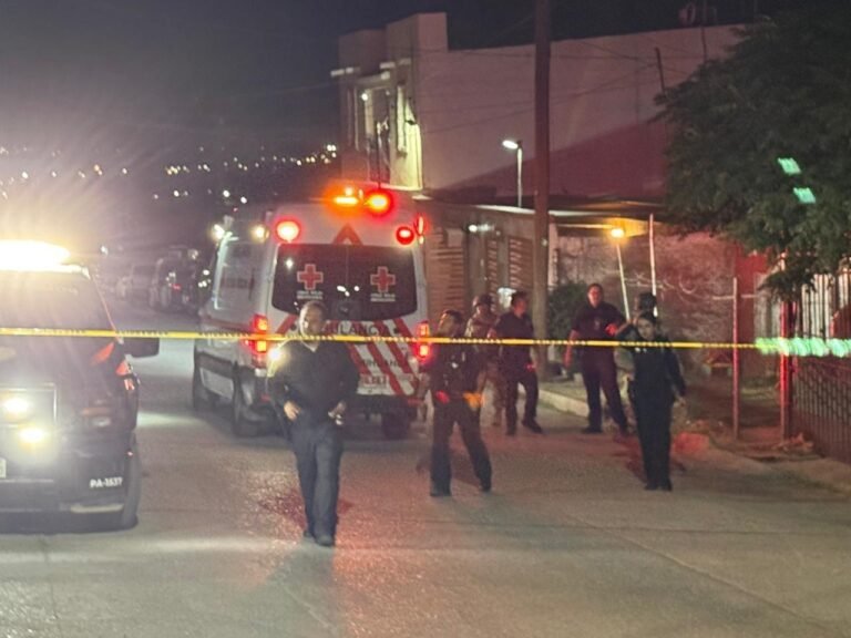 Balean a jovencita de 18 años en la colonia 2 de Octubre; le dispararon en la espalda