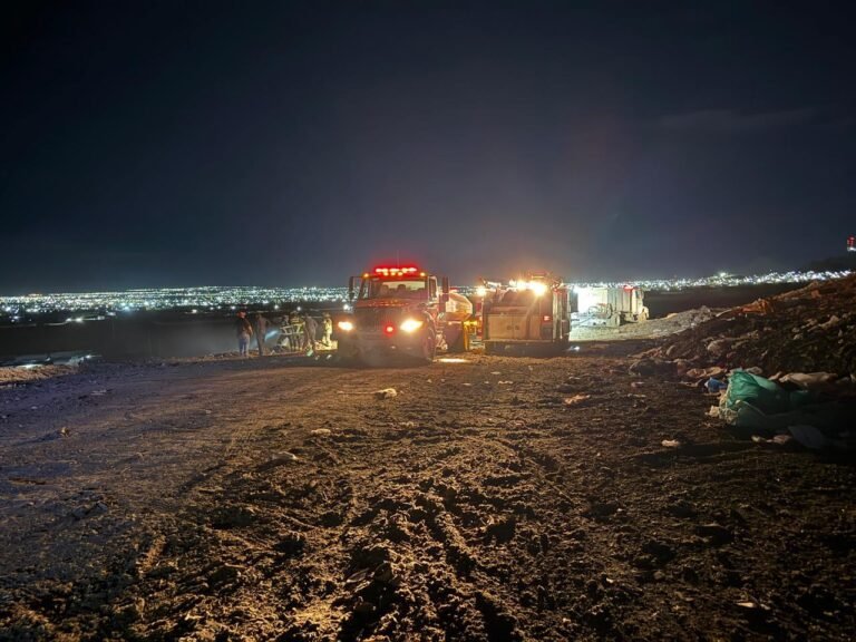Bomberos extinguieron en su totalidad incendio en relleno sanitario en un lapso de 30 a 45 minutos