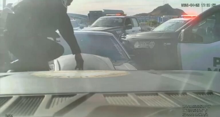 Detuvo Policía Municipal a hombre por posesión de vehículo con reporte de robo tras persecución