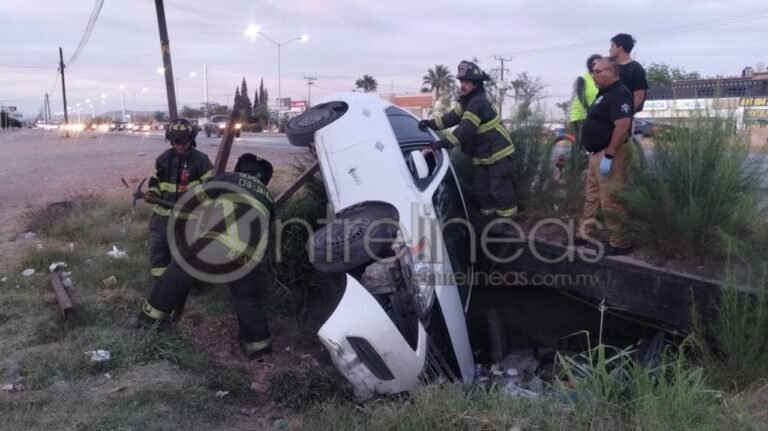 Joven cae a zanja tras ser sacada de la circulación en Juan Pablo II