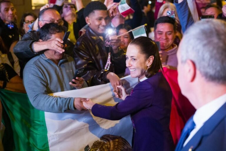 Sheinbaum llega a España; así fue recibida en Barcelona