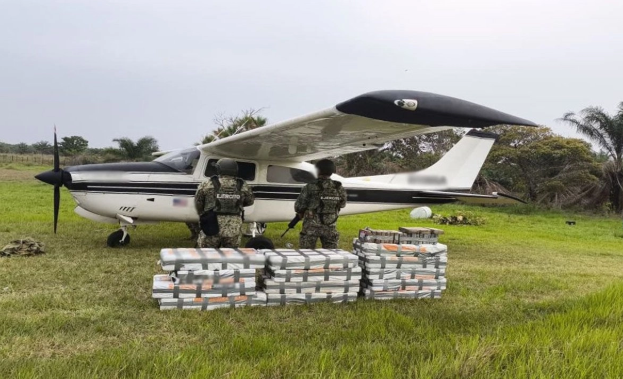 Gabinete de Seguridad decomisa avioneta con 636 kilos de cocaína en Tabasco