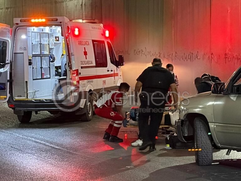 Mujer se lanza de puente en Los Nogales y Tecnológico; resulta con fracturas