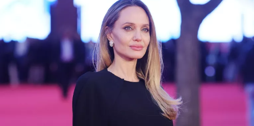 Angelina Jolie revela que, desde de su divorcio de Brad Pitt, no ha salido con nadie: ‘Tengo que volver a vivir’