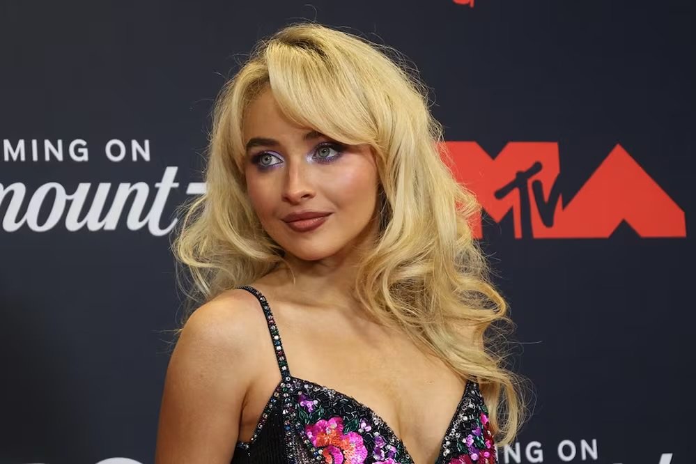 Sabrina Carpenter obtiene orden de restricción contra hombre que intentó entrar a su casa