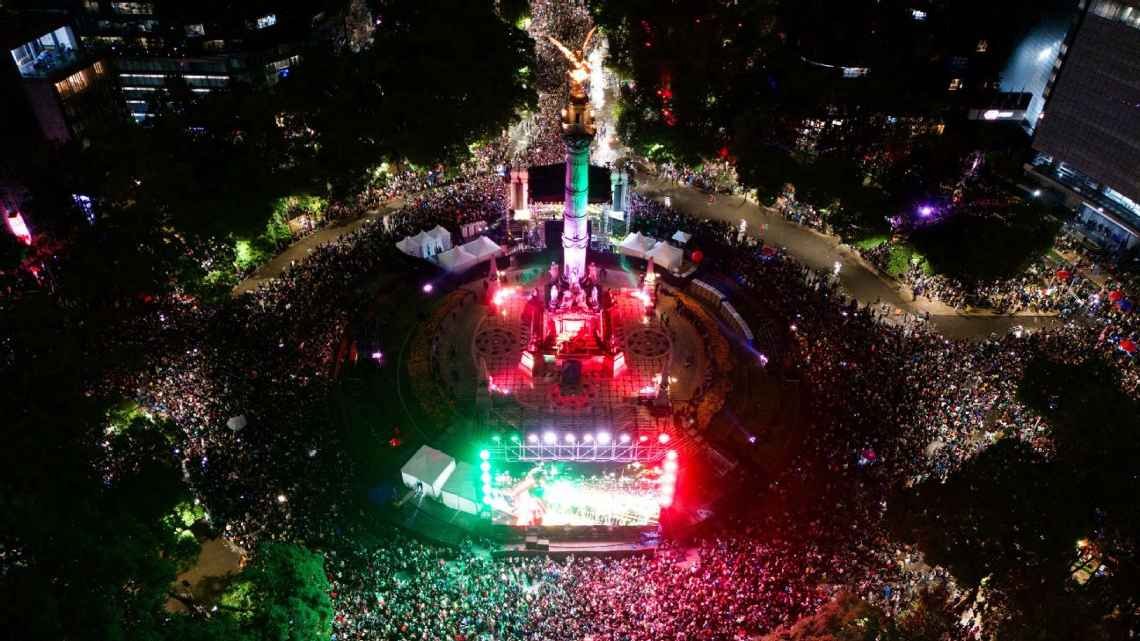 Más de 800 mil personas celebraron bajo una tormenta en El Ángel de la Independencia, el tercer triunfo de México en el Mundial
