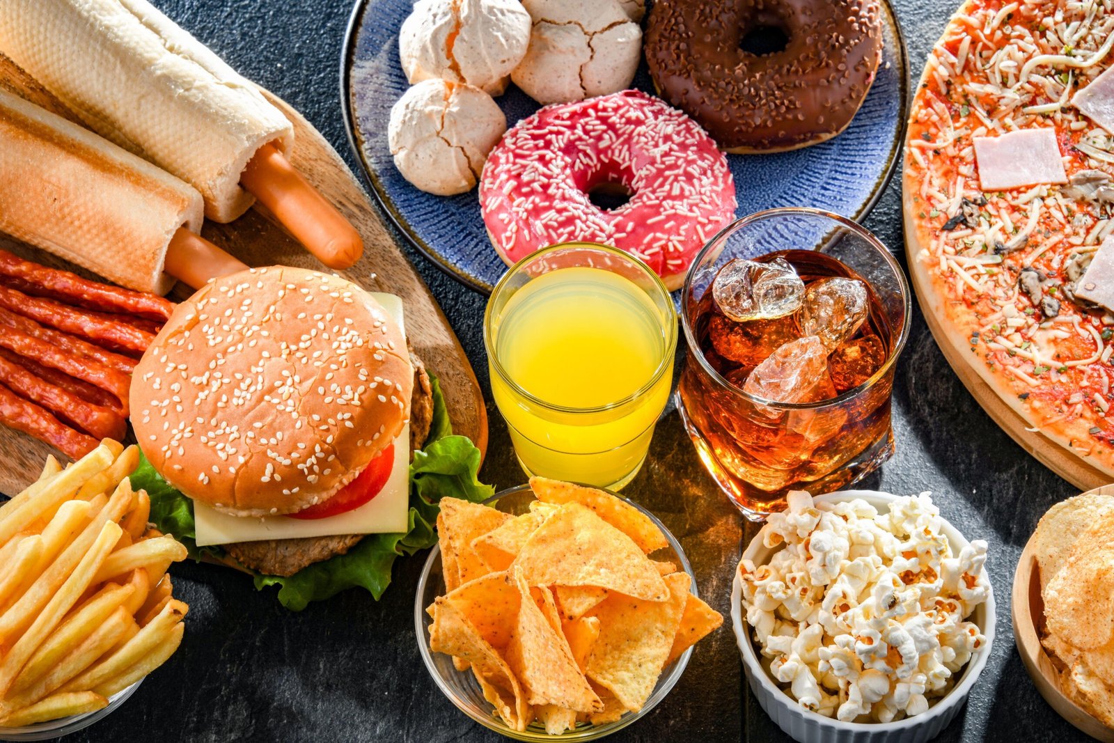 Cirujano plástico muestra lista de alimentos que “nos hacen más feos”