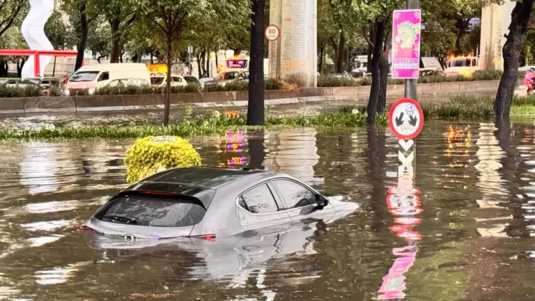 Lluvia colapsa sur de la CDMX; inunda Hospital Psiquiátrico de San Fernando
