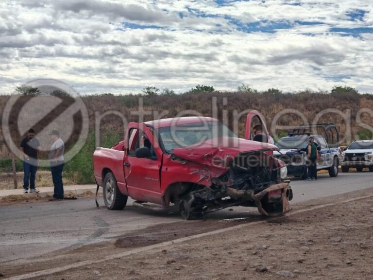 Chocan de frente al perder el control en Ejido Fresno; hay 3 lesionados