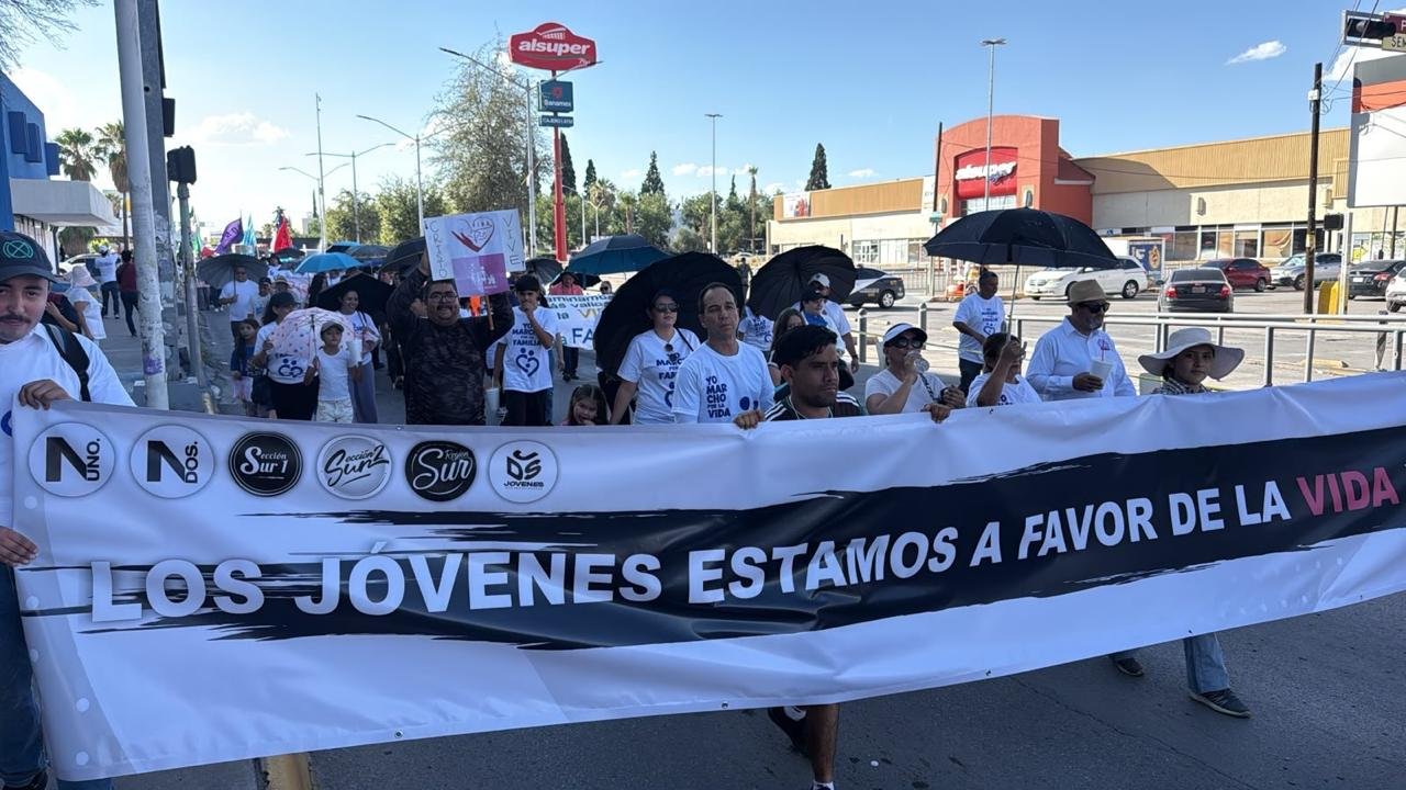 Marchan cientos en Chihuahua en defensa de la vida y la familia
