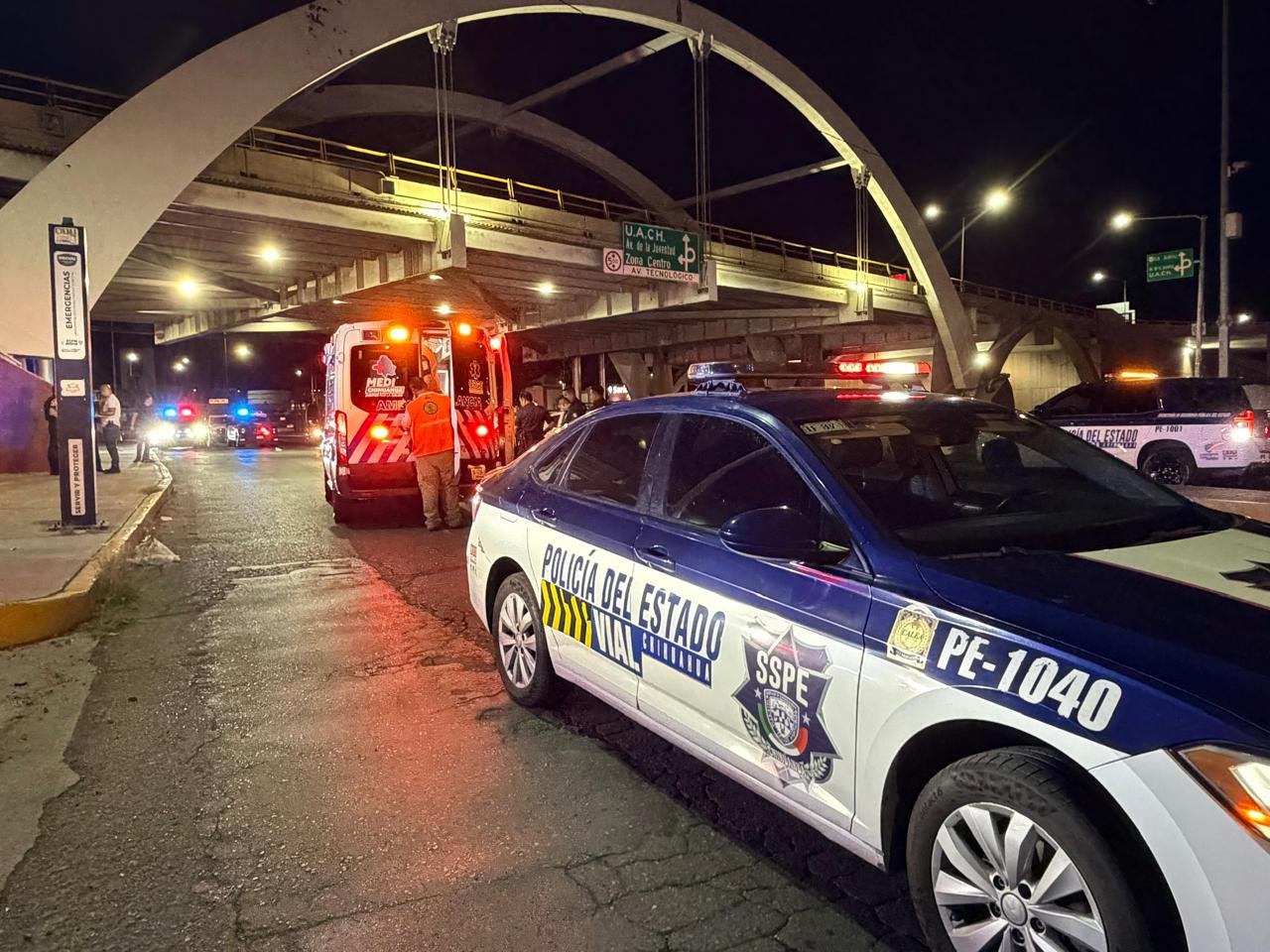 Adolescente se lanza de puente de las avenidas Tecnológico y Homero