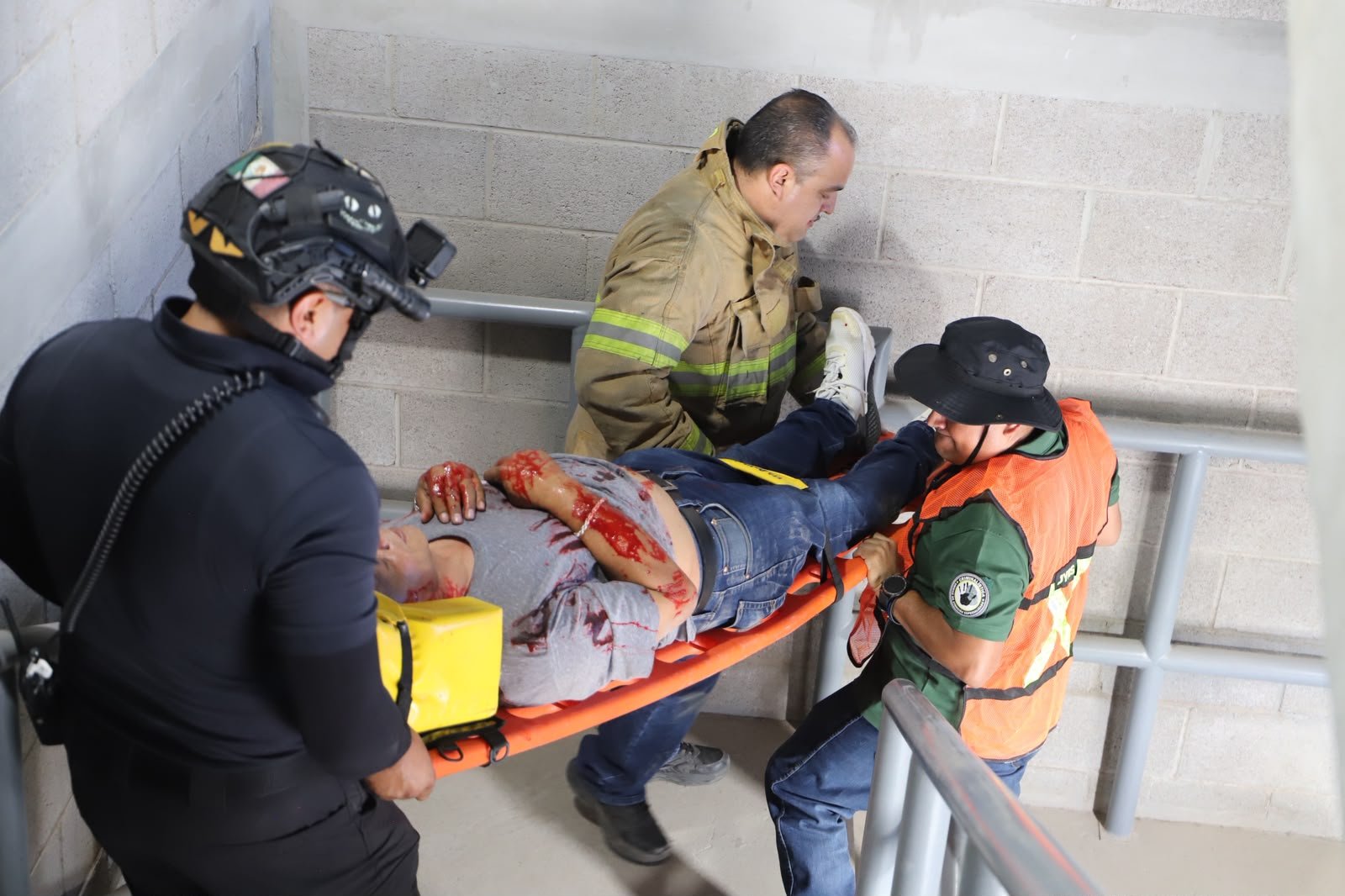 Realizan alumnos del ISSCUU simulacro de explosión por acumulación de gas en hotel