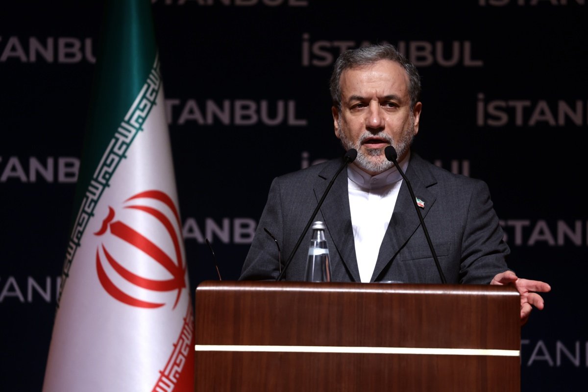 Ministro iraní viaja a Suiza para exigir a EE.UU. el cumplimiento del acuerdo de paz