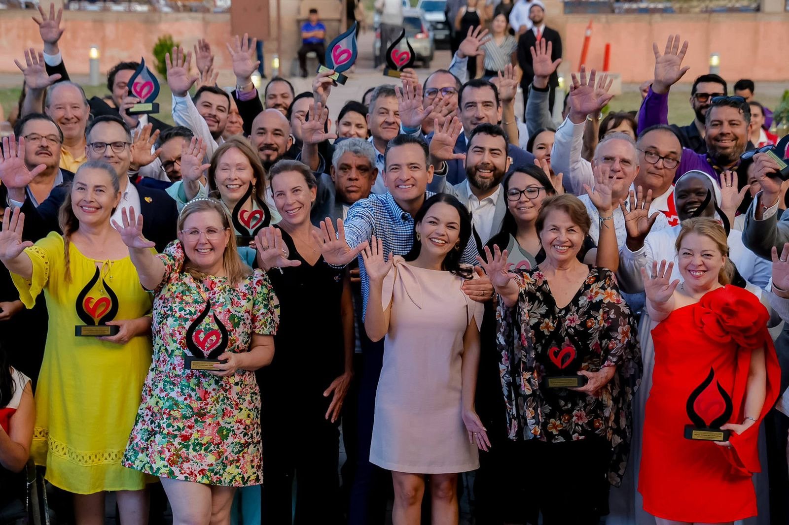 Celebra Marco Bonilla con asociaciones civiles el trabajo que realizan por las familias de Chihuahua
