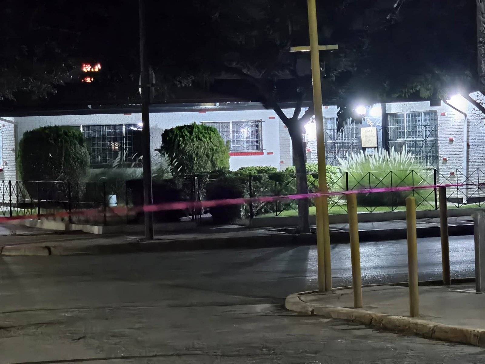 Balean Notaría Pública en Juárez, dejan cabeza de cerdo con narcomensaje