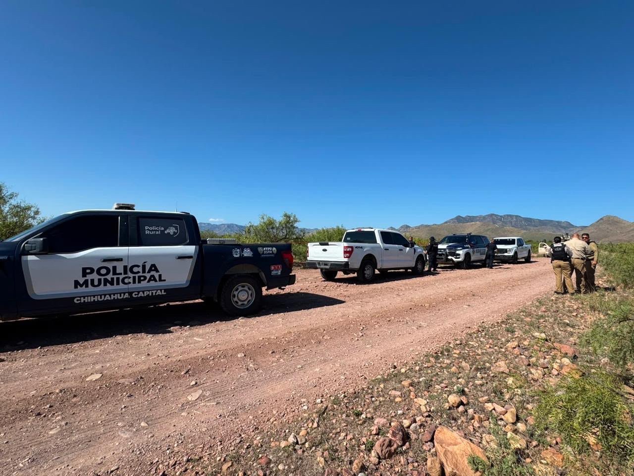 Localizan a hombre con huellas de tortura en brecha de la carretera Chihuahua-Juárez