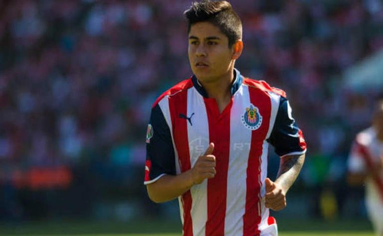 Chofis López rechaza el retiro y Matías Almeyda lo acercaría a Rayados con un contrato millonario