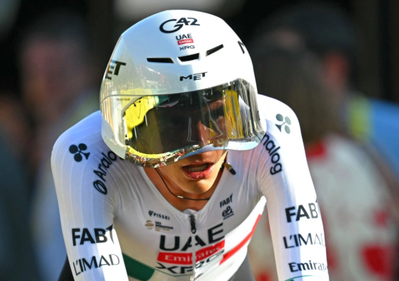 Isaac del Toro se estrena en el Tour de Francia con un sexto lugar general en la primera etapa