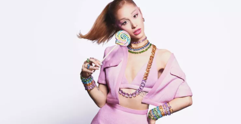 Ariana Grande deslumbra con la Summer Collection 2026 de Swarovski