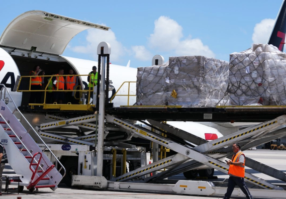 Llega a Cuba el primer envío de ayuda humanitaria de EU por 100 mdd; Cáritas distribuirá alimentos e insumos