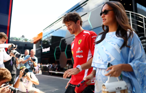 El piloto Charles Leclerc y Alexandra Saint Mleux están esperando a su primer bebé
