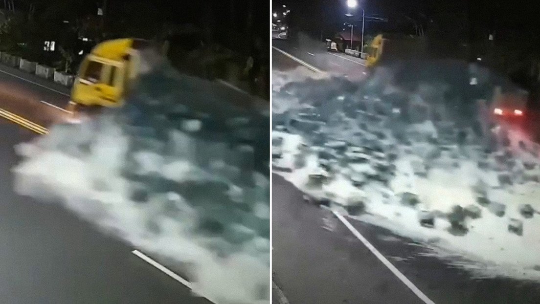 Captan en video cómo miles de botellas se cerveza se rompen tras un accidente de camión
