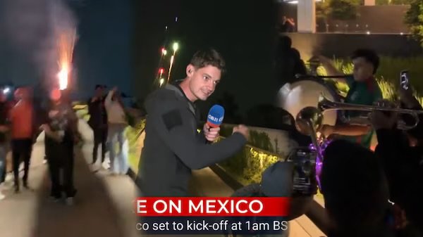 Afición mexicana llevó serenata a Inglaterra para que no durmieran