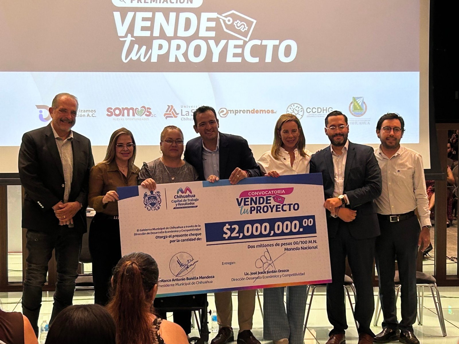 Marco Bonilla entrega apoyos a 104 emprendedores con inversión municipal de 2 millones de pesos