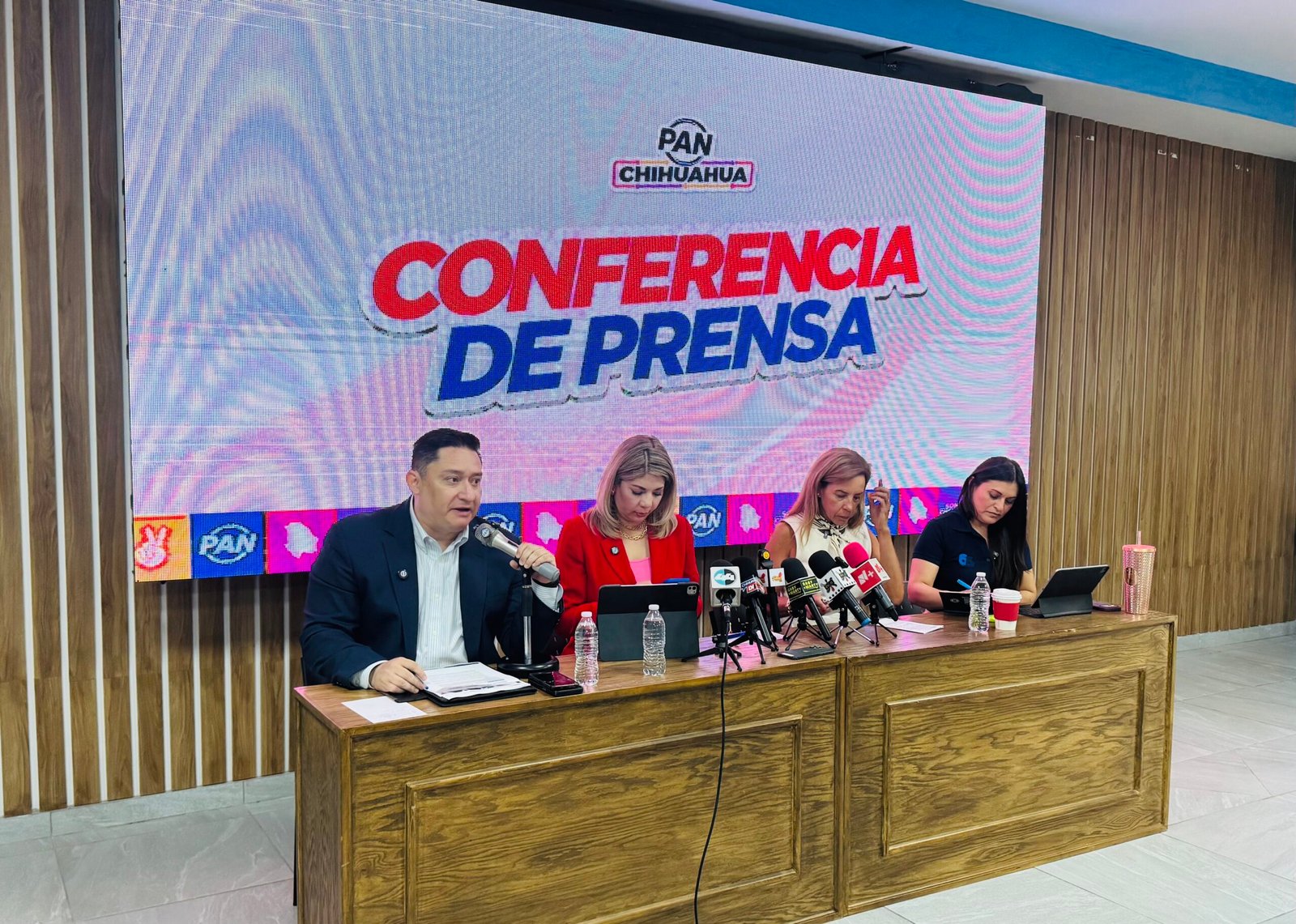 “Ante la crisis en el IMSS, el doctor de México es el Dr. Simi”, denuncian panistas que personal de salud ha sido amedrentado