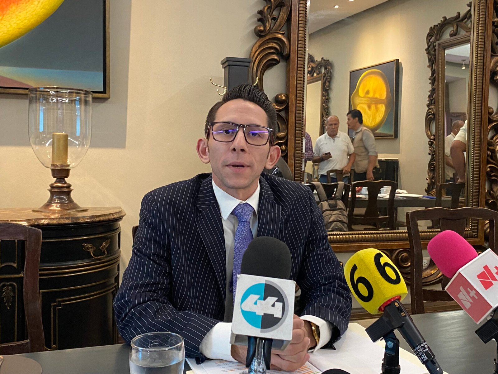 “Lalo Almeida sólo se defendió”; presentan pruebas de derechos agrarios, investigación continúa