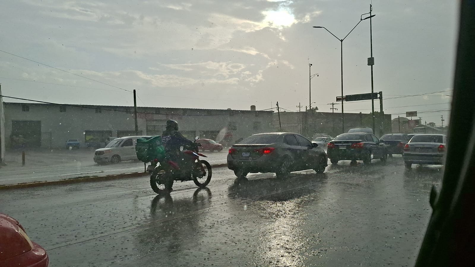 Cae lluvia intensa al norte de la ciudad, tome precauciones