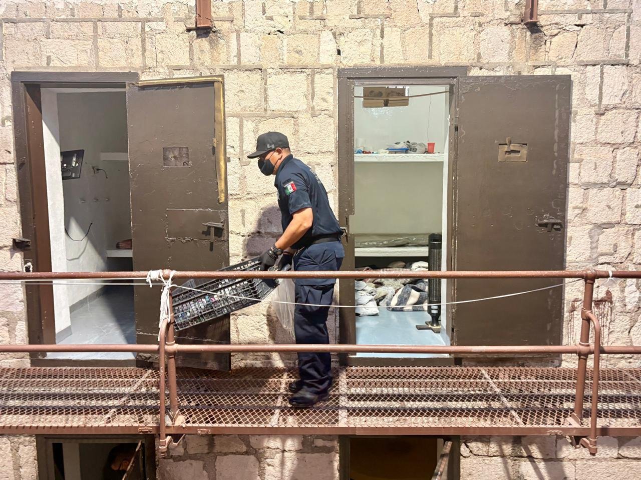 Realizan inspección en la UBR, retiran excedente de ropa y objetos no permitidos
