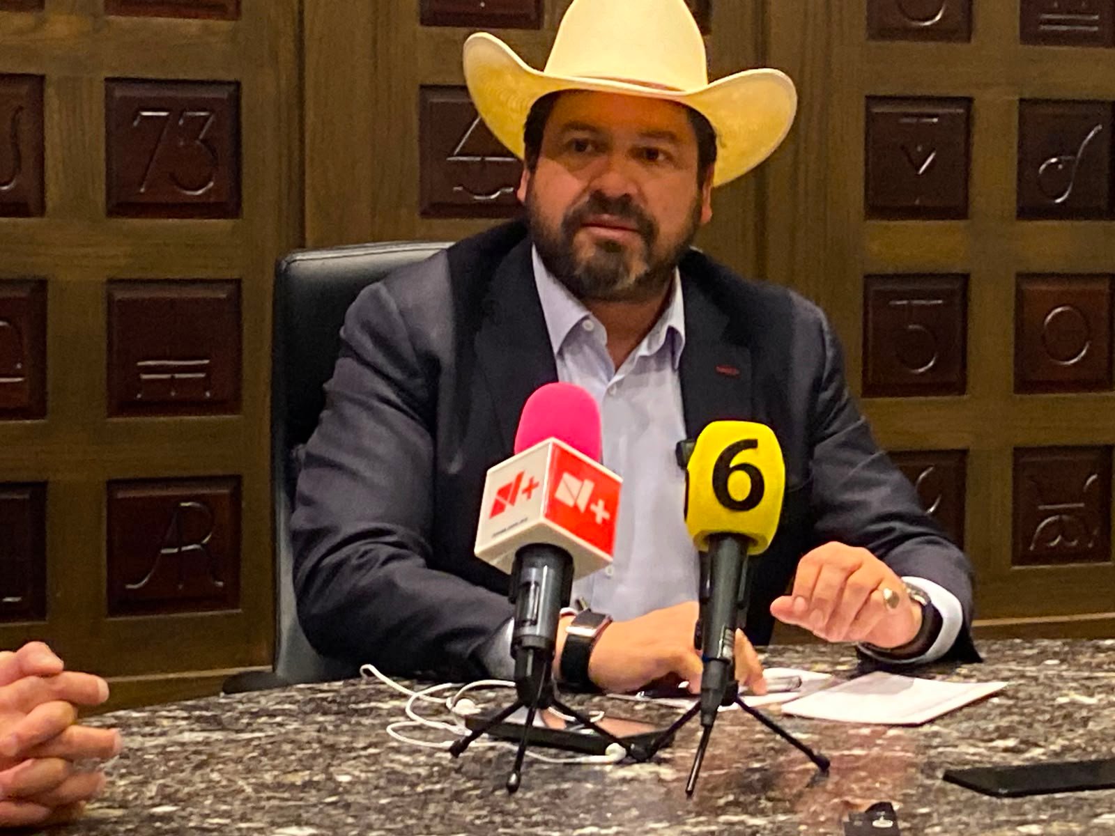 Ciérrenle a la pinche frontera del sur: Álvaro Bustillos por sobre oferta de carne